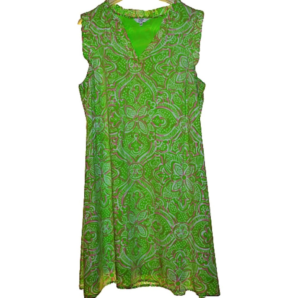 Crown & Ivy Sleeveless Pink, Green & White Flowers Spring Shift Dress